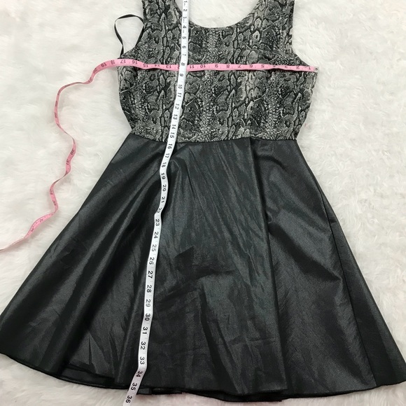 Walter by Walter Baker back out dress sz M - Picture 8 of 8